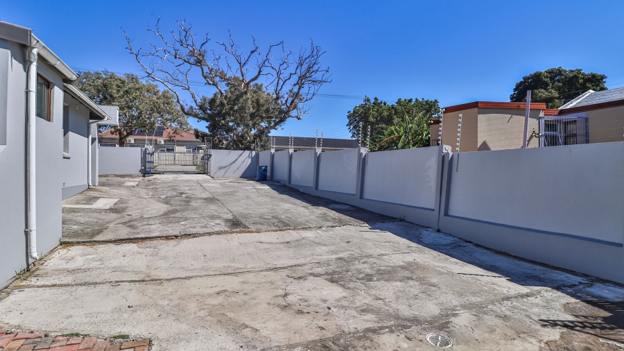 To Let commercial Property for Rent in Newton Park Eastern Cape